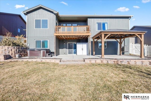 17425 Redman Avenue, Omaha, NE 68116