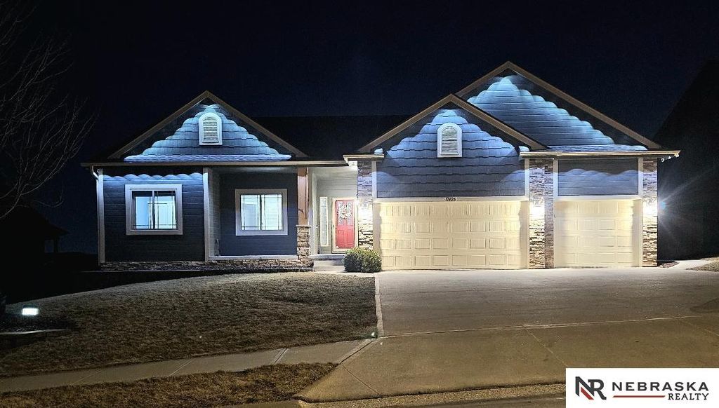 17425 Redman Avenue, Omaha, NE 68116