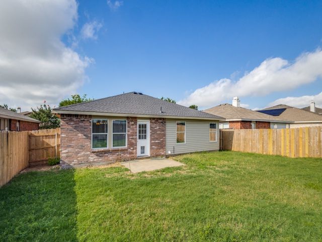 5521 Camarillo Drive, Fort Worth, TX 76244