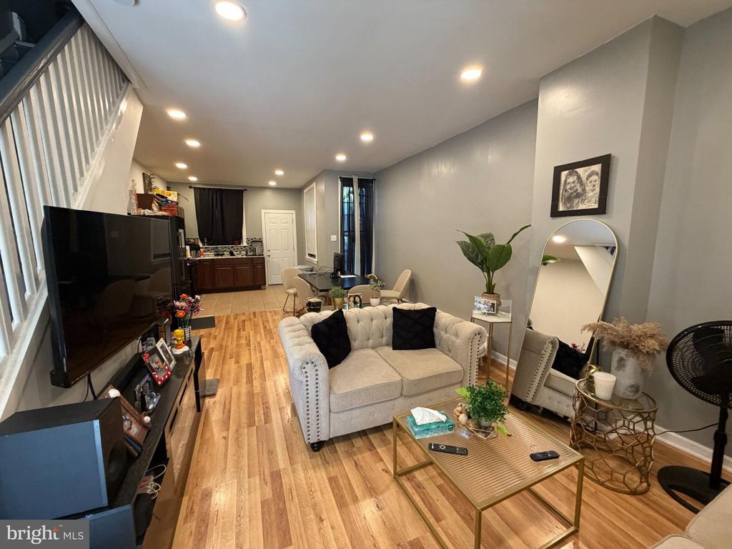1942 N MYRTLEWOOD ST, PHILADELPHIA, PA 19121 — photo 3