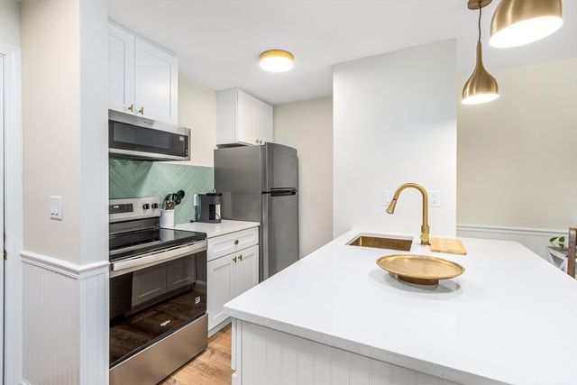 81 Fletcher Ln H, Brewster, MA 02631