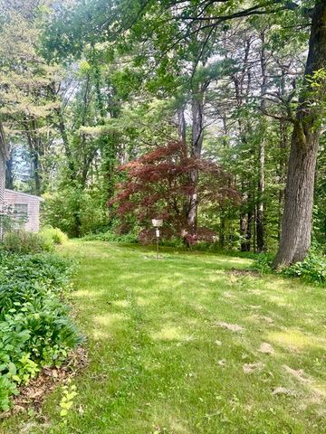 137 Spofford Rd, Boxford, MA 01921