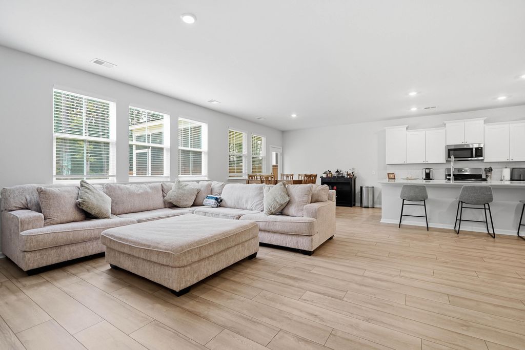 Image 12 of property listing at 2030 Nola Run, Summerville, SC 29485