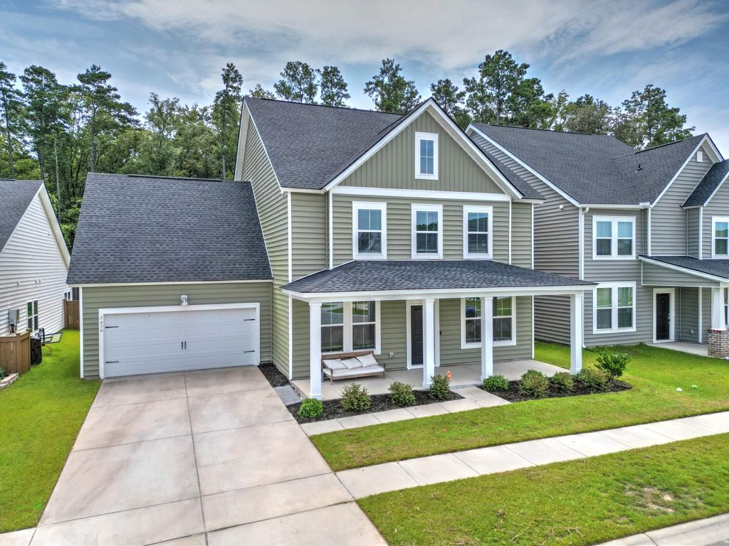 Image 2 of property listing at 2030 Nola Run, Summerville, SC 29485