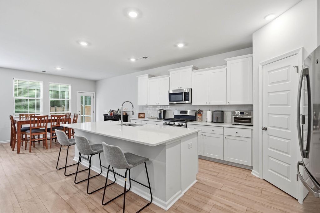 Image 4 of property listing at 2030 Nola Run, Summerville, SC 29485