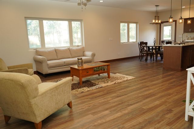 505 Tumbleweed Trail, Waverly, IA 50677