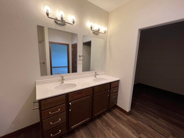 505 Tumbleweed Trail, Waverly, IA 50677