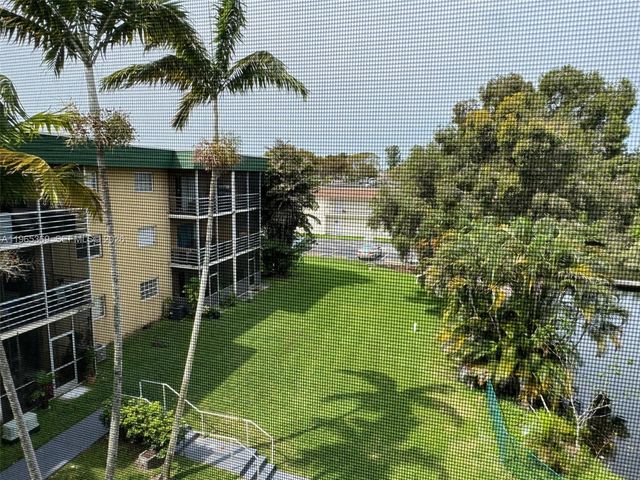 5500 SW 77th Ct 305, Miami, FL 33155