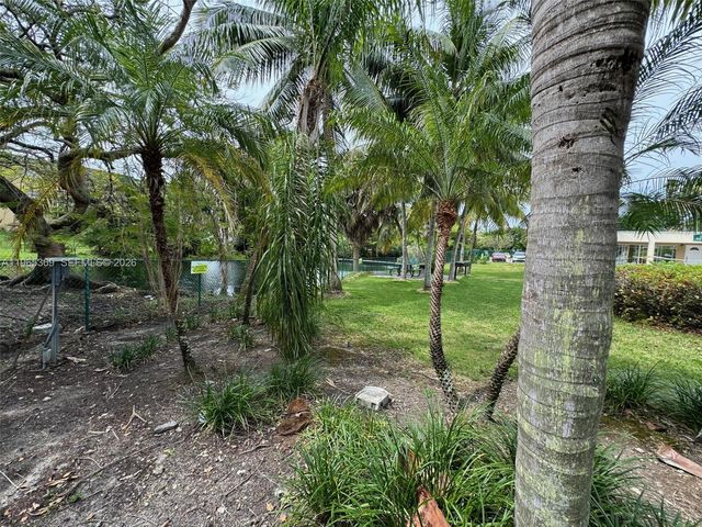 5500 SW 77th Ct 305, Miami, FL 33155