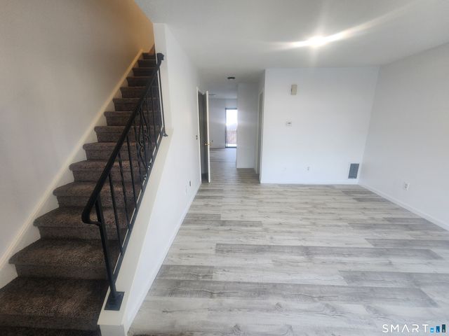 15 Crest Street C15, West Haven, CT 06516