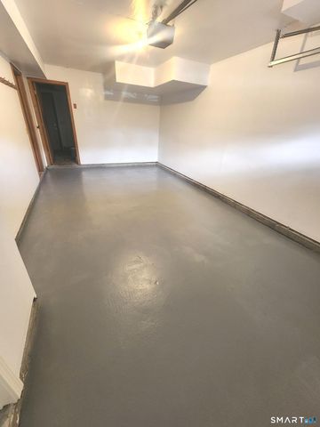 15 Crest Street C15, West Haven, CT 06516