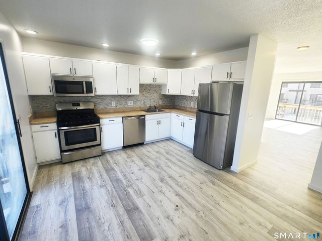 15 Crest Street C15, West Haven, CT 06516