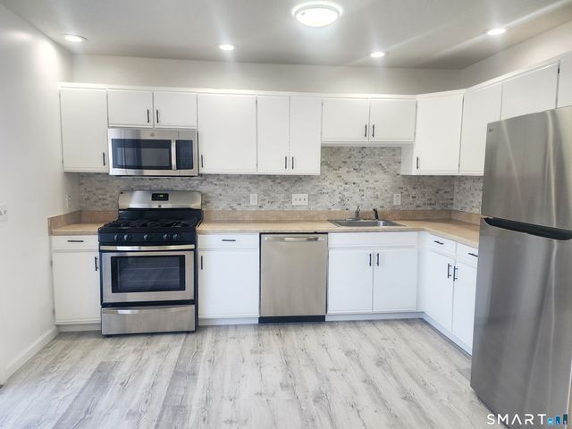 15 Crest Street C15, West Haven, CT 06516