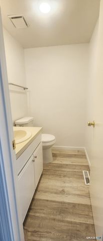 15 Crest Street C15, West Haven, CT 06516