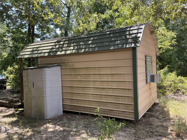 297 Leaning Oak Drive, Point Blank, TX 77364