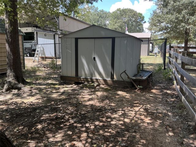 297 Leaning Oak Drive, Point Blank, TX 77364