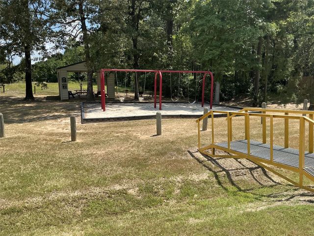 297 Leaning Oak Drive, Point Blank, TX 77364