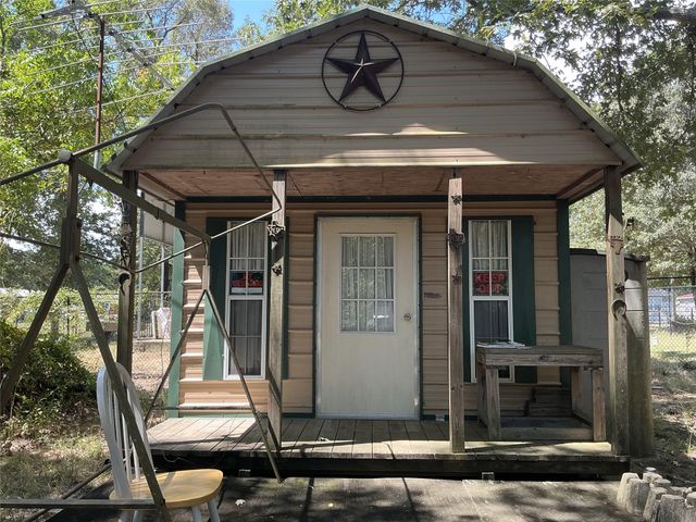 297 Leaning Oak Drive, Point Blank, TX 77364