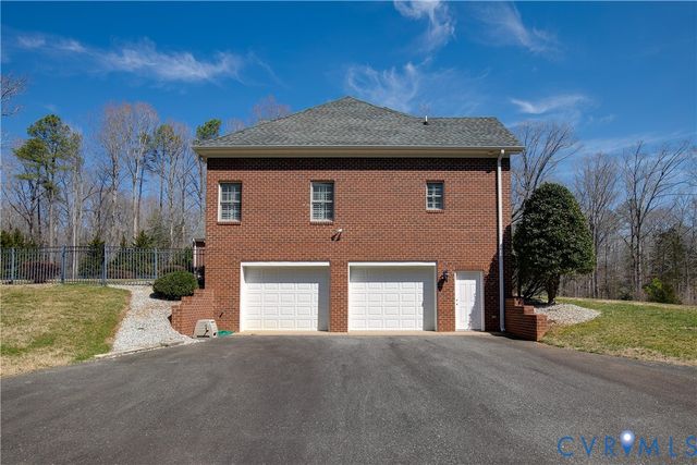 630 Cross Ridge Ln, Manakin Sabot, VA 23103