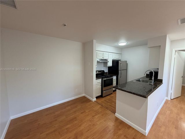 716 NW 103rd Ter 203, Pembroke Pines, FL 33026