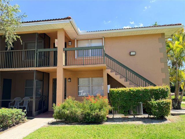 716 NW 103rd Ter 203, Pembroke Pines, FL 33026