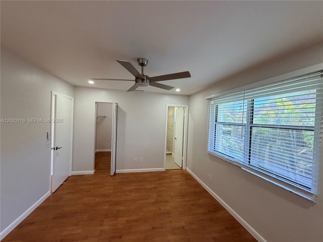 716 NW 103rd Ter 203, Pembroke Pines, FL 33026