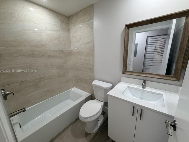 716 NW 103rd Ter 203, Pembroke Pines, FL 33026