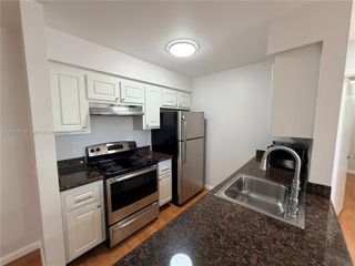 716 NW 103rd Ter 203, Pembroke Pines, FL 33026