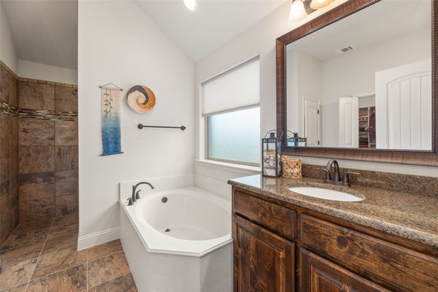 724 Paintbrush Court, Aledo, TX 76008