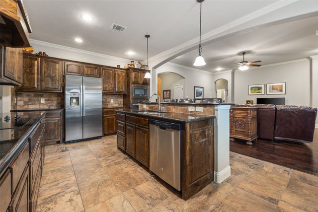 724 Paintbrush Court, Aledo, TX 76008