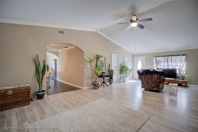 920 Lake Drive E, Lake Placid, FL 33852