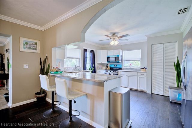 920 Lake Drive E, Lake Placid, FL 33852