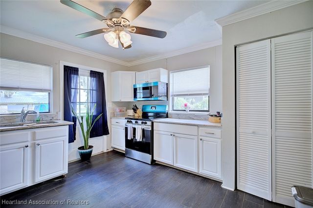 920 Lake Drive E, Lake Placid, FL 33852
