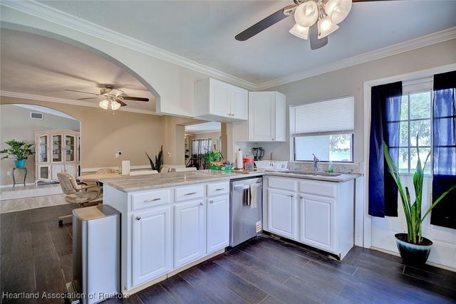 920 Lake Drive E, Lake Placid, FL 33852