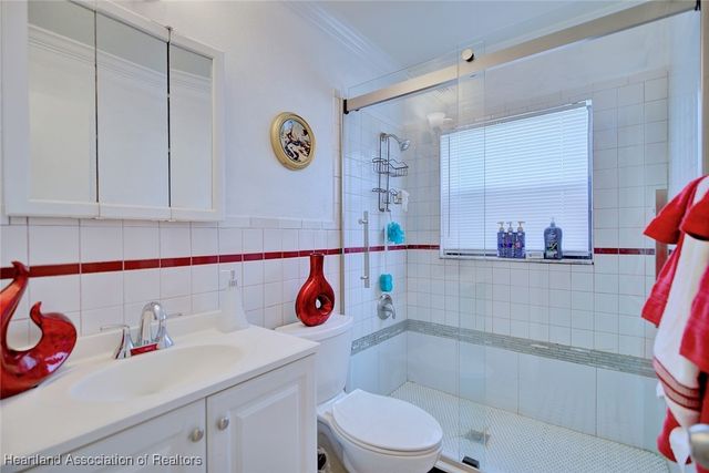 920 Lake Drive E, Lake Placid, FL 33852