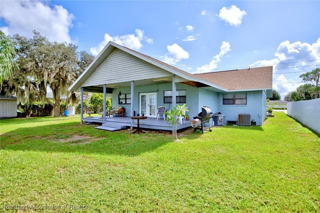 920 Lake Drive E, Lake Placid, FL 33852