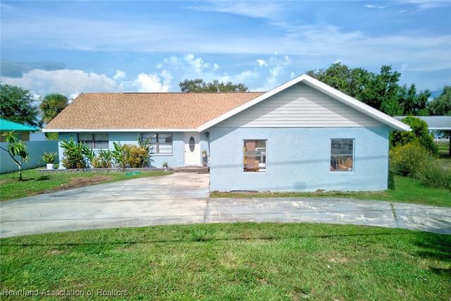920 Lake Drive E, Lake Placid, FL 33852