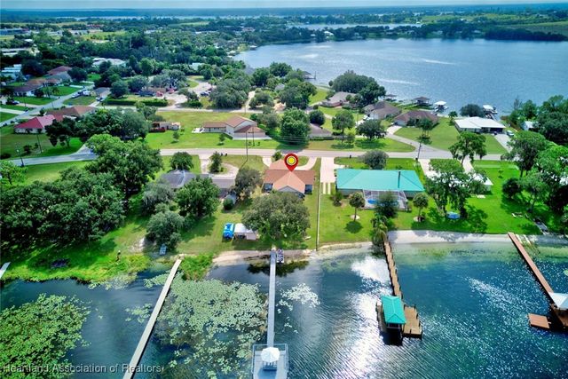 920 Lake Drive E, Lake Placid, FL 33852