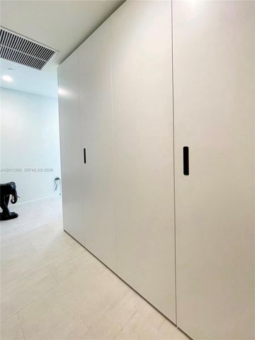 1000 Brickell Plz 4301, Miami, FL 33131