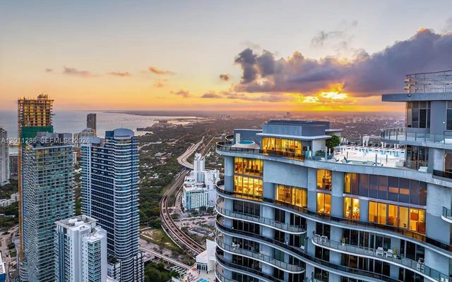 1000 Brickell Plz 4301, Miami, FL 33131