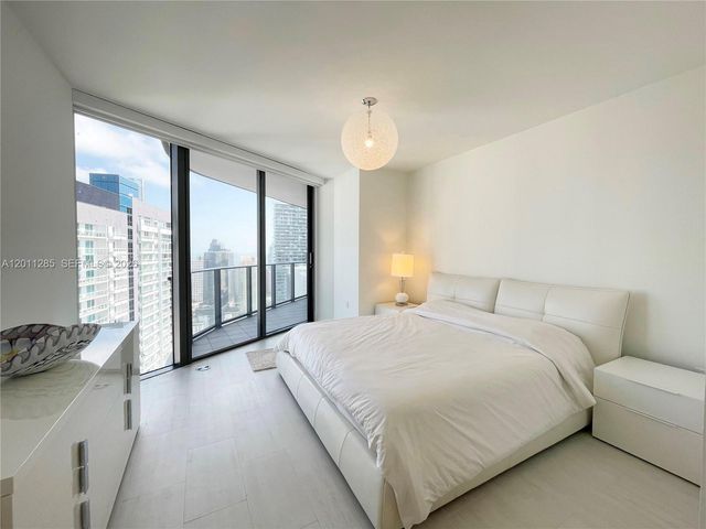1000 Brickell Plz 4301, Miami, FL 33131