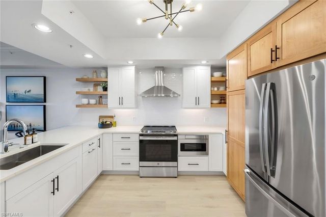 325 Dunes BLVD # 604, Naples, FL 34110