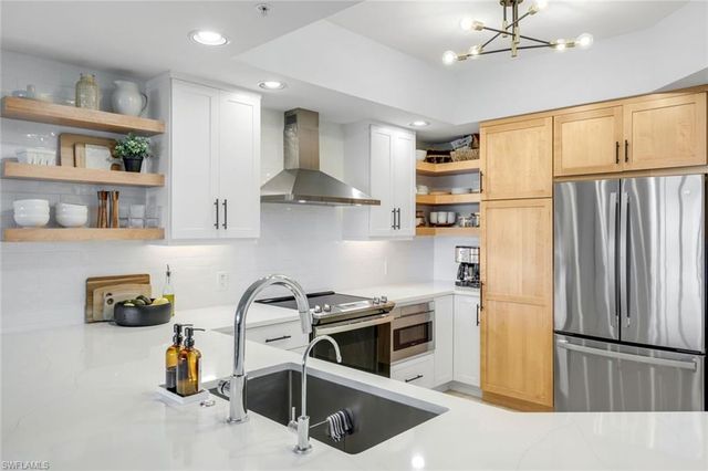 325 Dunes BLVD # 604, Naples, FL 34110