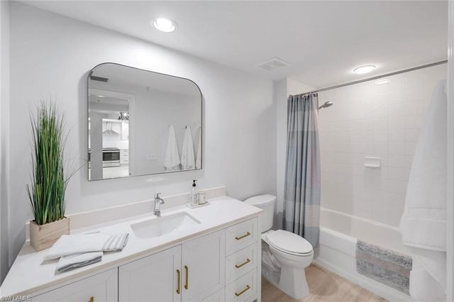 325 Dunes BLVD # 604, Naples, FL 34110