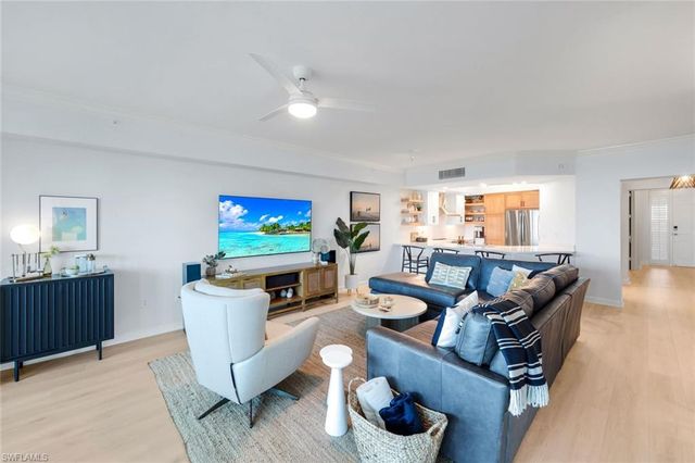 325 Dunes BLVD # 604, Naples, FL 34110