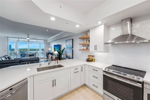 325 Dunes BLVD # 604, Naples, FL 34110