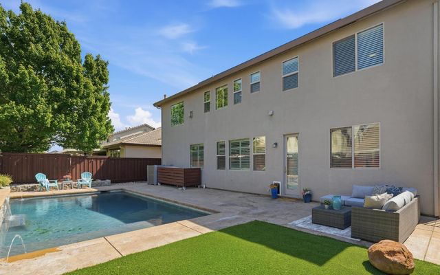 10244 Jennick Way, Elk Grove, CA 95757