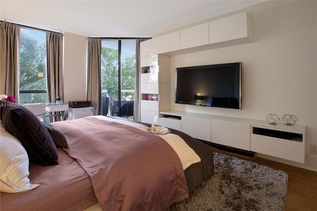 3640 Yacht Club Dr 304, Aventura, FL 33180