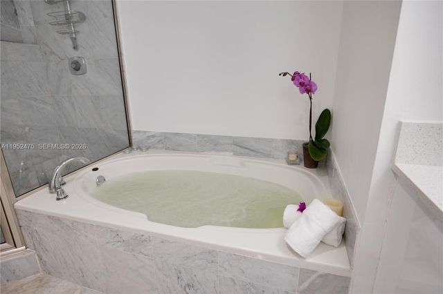 3640 Yacht Club Dr 304, Aventura, FL 33180