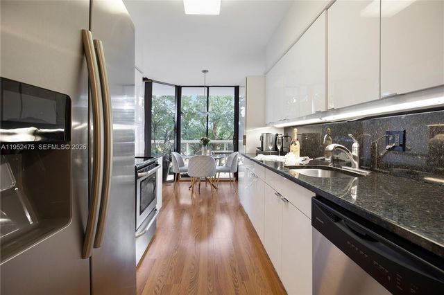 3640 Yacht Club Dr 304, Aventura, FL 33180